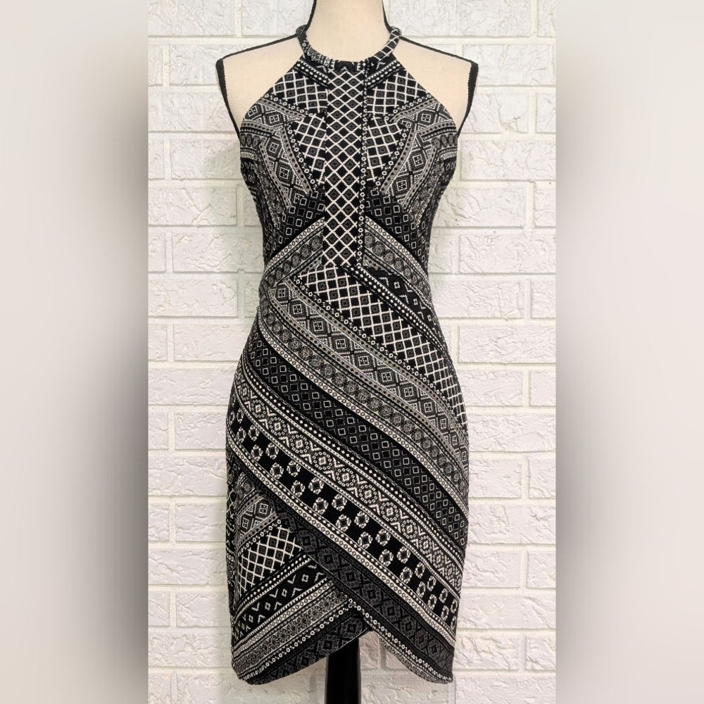 Amanda Uprichard Black & White Fitted Dress Sz Small Open Back Halter Textured